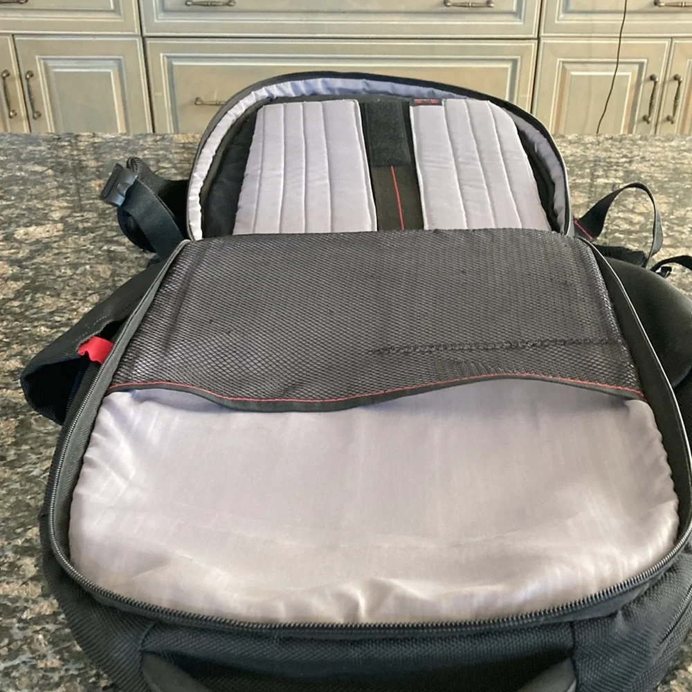 SAMSONITE TRAVEL COMMUTER LAPTOP BACKPACK